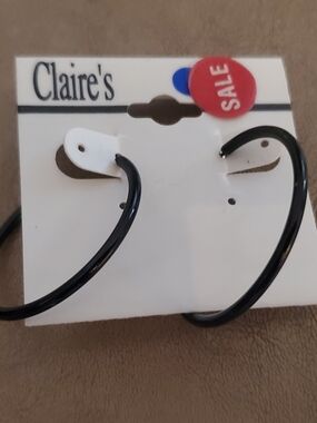 Claire's Glossy Black Hoop Earrings - Sleek Round Hoops
